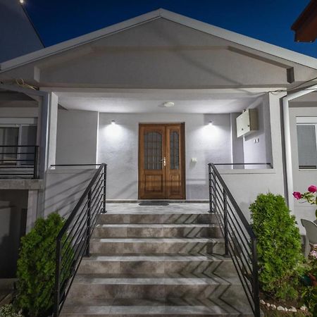 Guest House - Axios Gevgelija Bagian luar foto