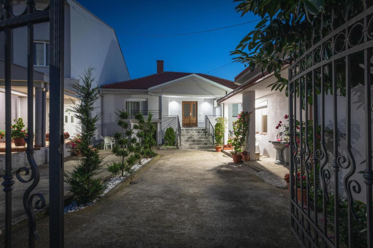 Guest House - Axios Gevgelija Bagian luar foto