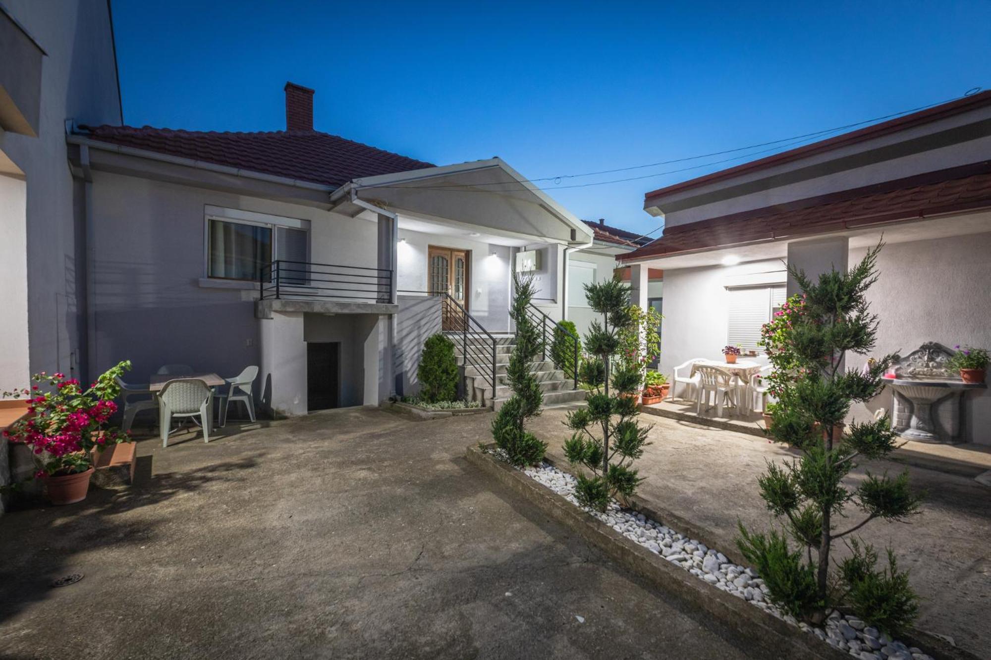 Guest House - Axios Gevgelija Bagian luar foto