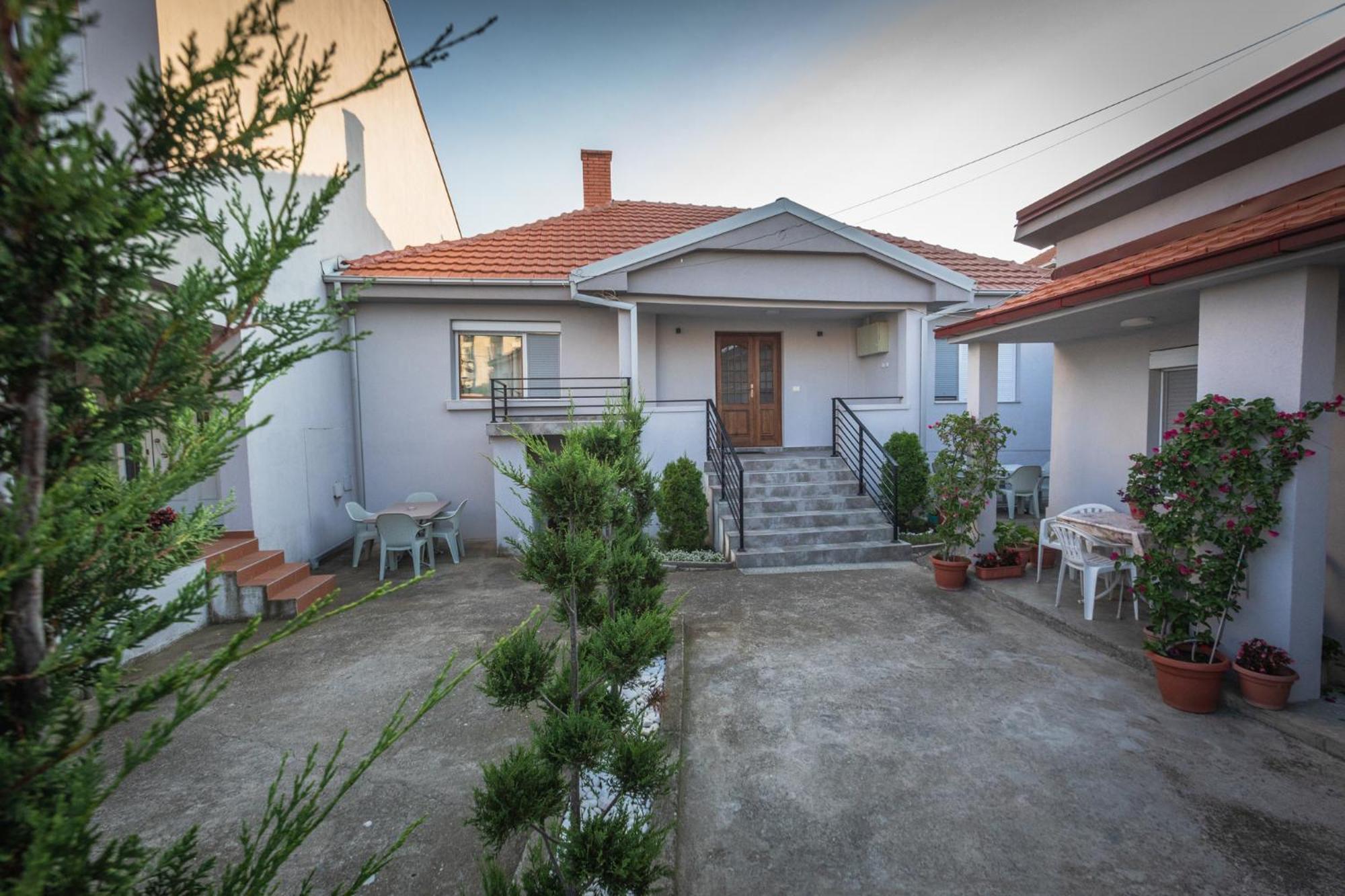 Guest House - Axios Gevgelija Bagian luar foto